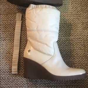 Off white UGG snow wedges, never worn.